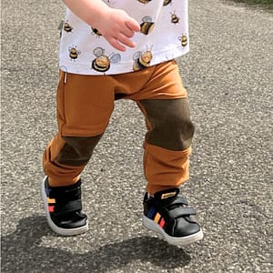 Handmade Krabbelhose & robuste Kinderhose - Räuberhose
