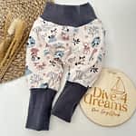 Handmade Pumphose für Babys & Kinder mit Märchen-Motiv (Rotkäpchen) aus weichem Jersey; bequem & handgemacht mit langen Beinbündchen - wächst lange mit dem Kind mit