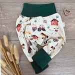 Handmade Pumphose Gr. 68 Bauernhof-Motiv mit dunkelgrünen Bündchen