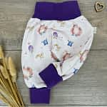 Handmade Pumphose Gr. 68 mit Monster-Motiv (rosa) & lila Bündchen; mitwachsend