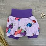 Kurze Pumphose Gr. 62 mit Früchte-Motiv (Erdbeeren, Blaubeeren, Himbeeren) für Babys; handgemacht & perfekt für den Sommer