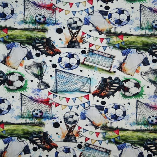 Bio-Jersey Stoff mit coolem Fußball-Motiv - nachhaltiger, weicher Stoff ideal für Baby- und Kinderkleidung, für umweltbewusste mitwachsende handgemachte Kindermode, wie T-Shirt für Kinder, Langarmshirt für Kinder