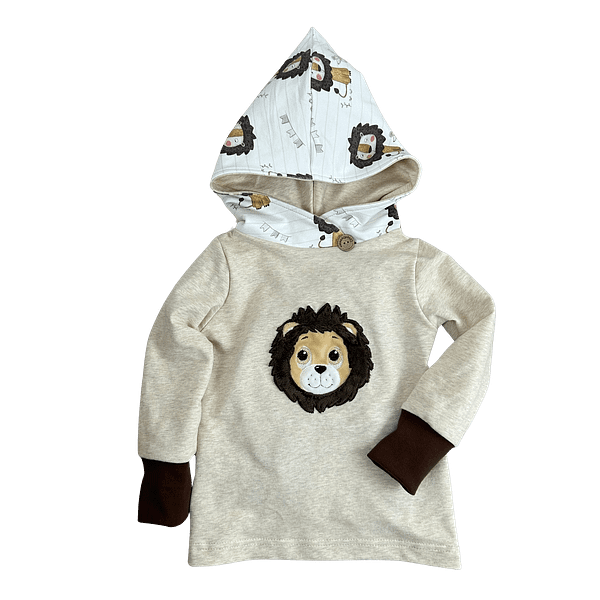 Mitwachsender handmade Hoodie für Babys & Kinder mit süßer Zipfelkapuze (Zwergenkapuze) und Löwenmotiv, handgemacht & individuell.