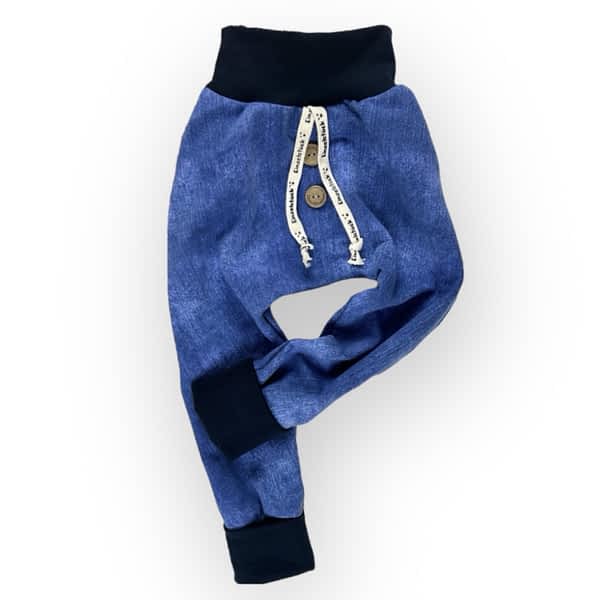 Handgemachte Pumphose für Babys & Kinder im Jeanslook aus bequemem dehnbarem French Terry Stoff in blau; passt über mehrere Kleidergrößen & wächst so mit dem Kind mit