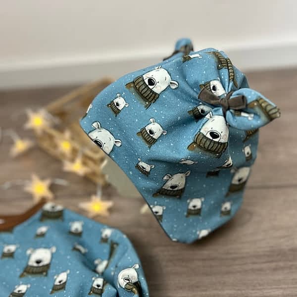 Babymütze mit Ohren handgemacht - anpassbar an die Kopfform; Babymütze zum Binden möglich; Mütze Eisbär Motiv